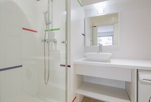 Hair dryer, towels - Blueground | Chaillot, balcony, nr Eiffel Tower (Paris)