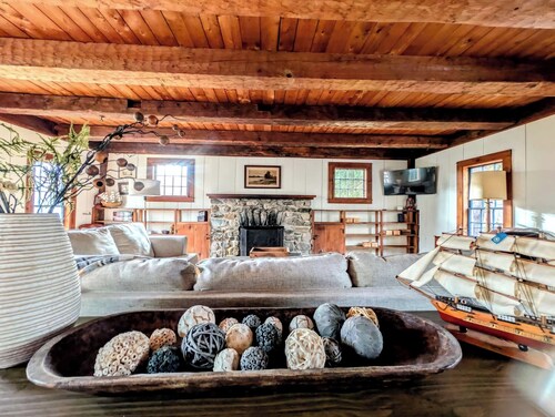 Luxury Coastal, Fire Pit, 5 minutes to the Beach