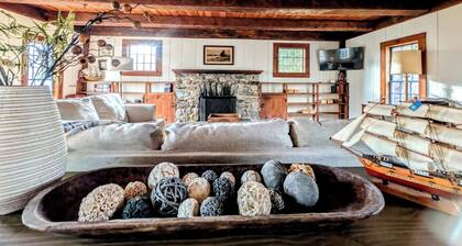 Luxury Coastal, Fire Pit, 5 minutes to the Beach