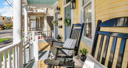 Timeless Historic Victorian Home w/ Balconies - Downtown - Iconic Forsyth Park