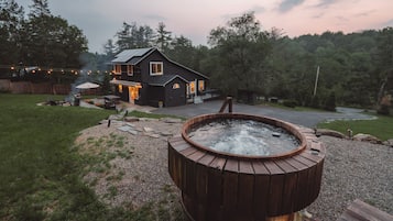 Bain à remous extérieur