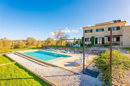 Piscina. SA FONT (LLORET DE VISTALEGRE) - Espectacular casa de campo con piscina privada y WiFi