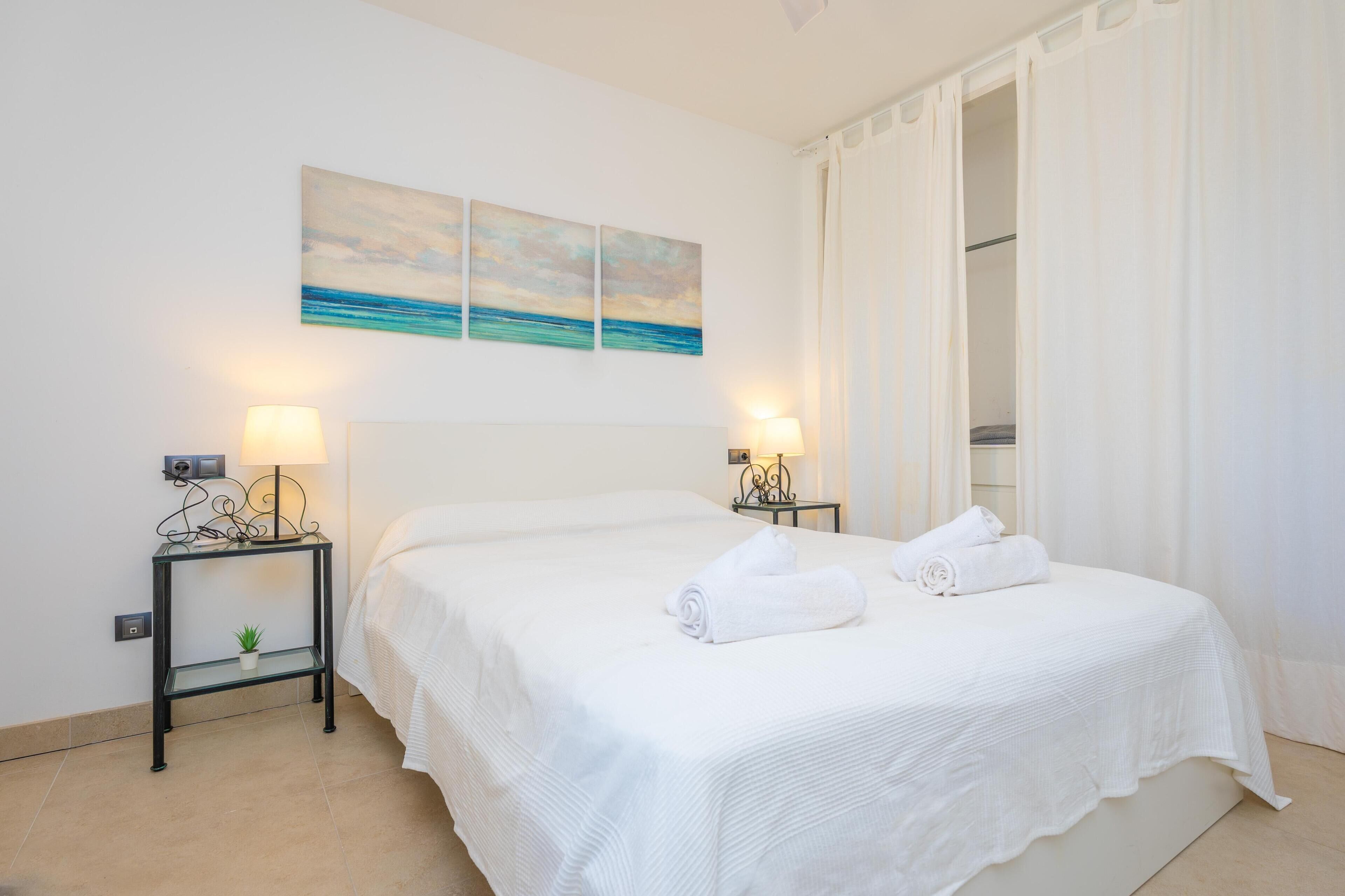 4 chambres, fer et planche à repasser, Wi-Fi gratuit, draps fournis