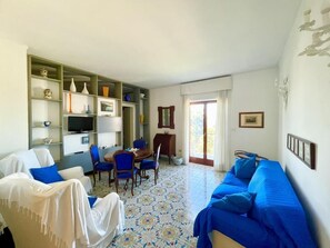 Comfort Apartment, Balcony, Sea View | Living area - Casa Sofia (Sorrento)