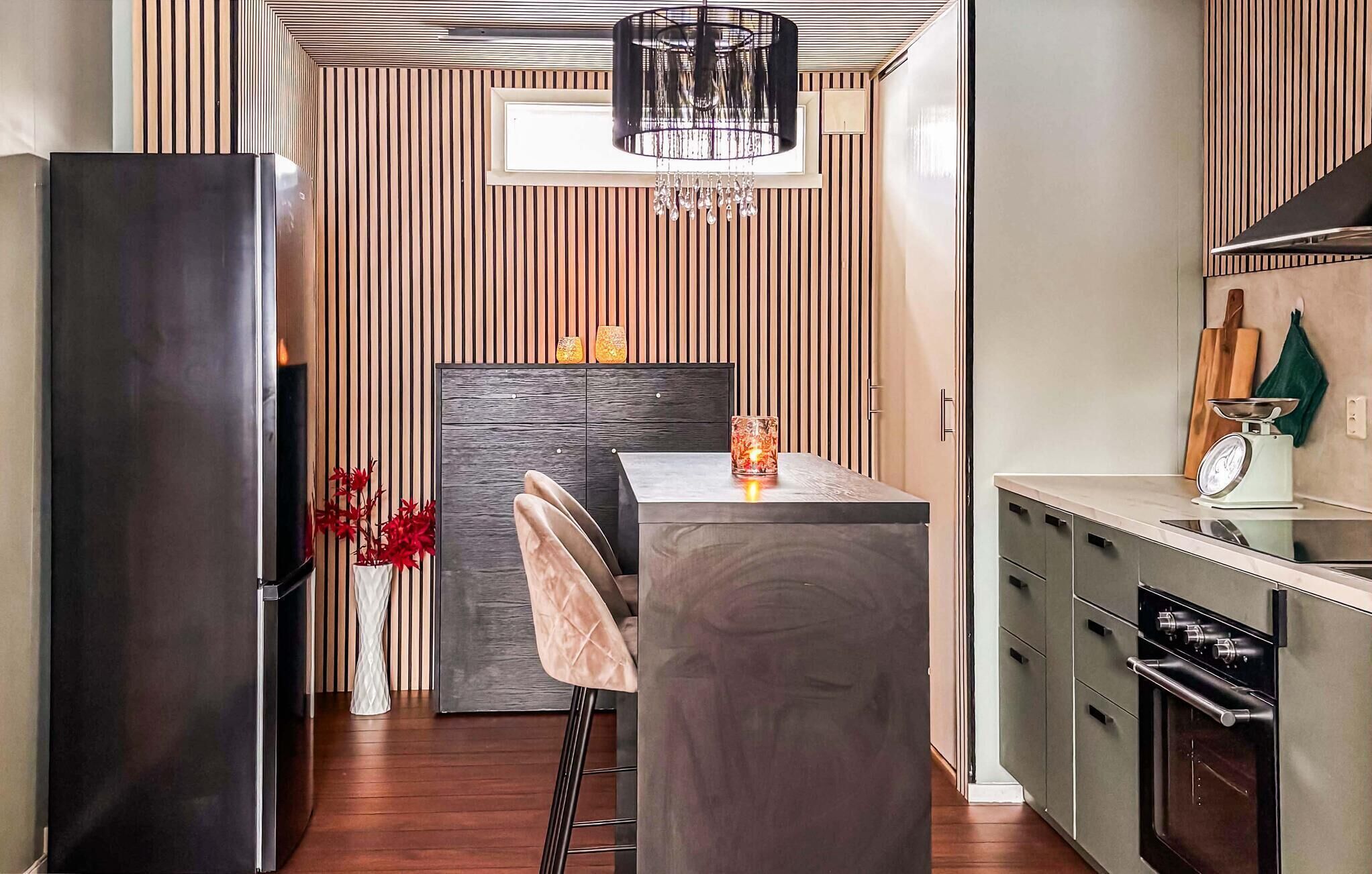 Fridge, oven, stovetop, dishwasher