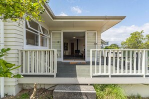 Unclassified image, 3 of 19, button