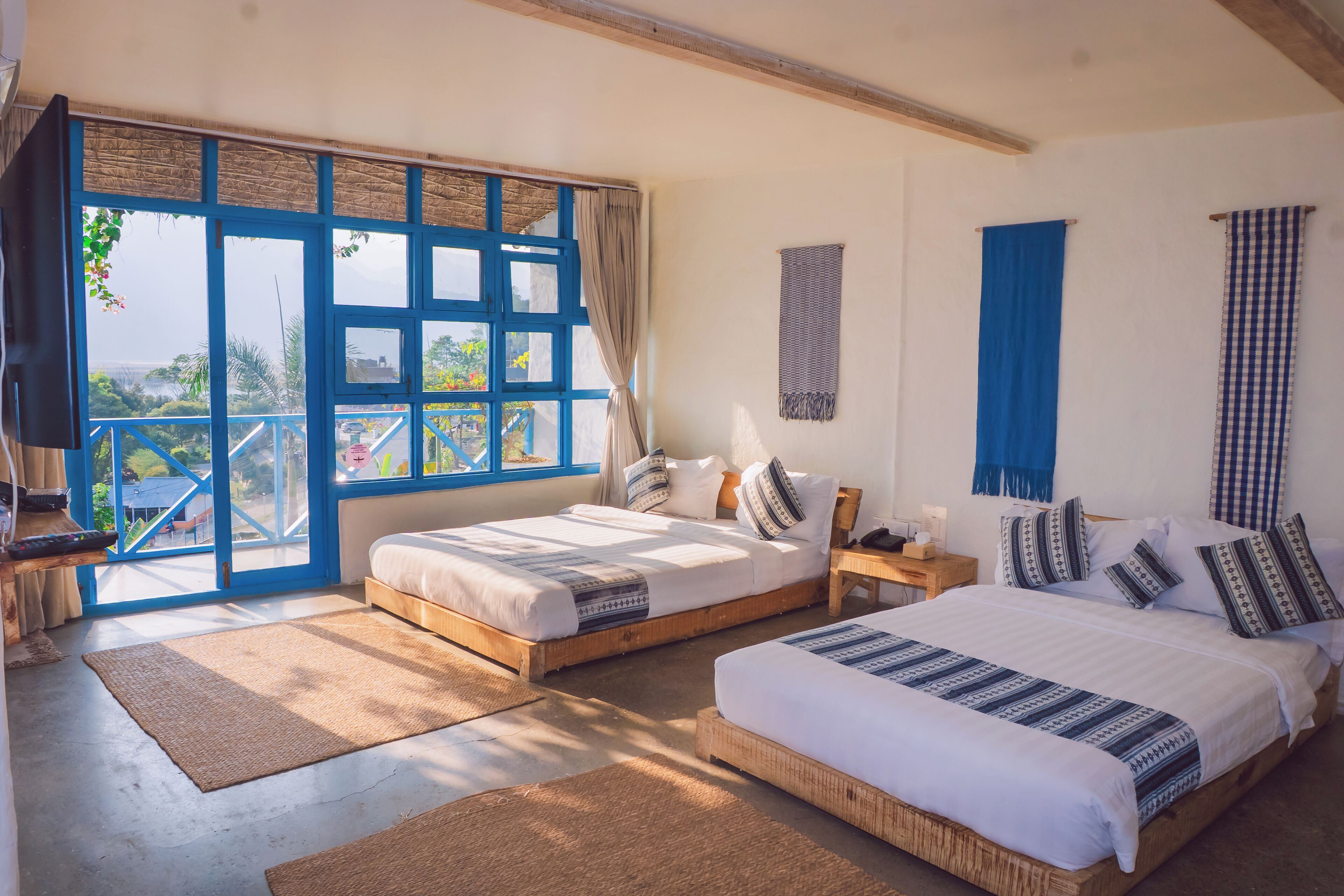 Chambre Deluxe Double ou avec lits jumeaux, vue lac | Fer et planche à repasser, Wi-Fi gratuit