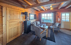 Smart TV, chimenea y reproductor de DVD 