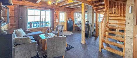 TV connectée, cheminée, lecteur de DVD