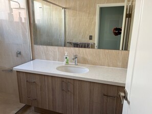 Family House | Bathroom | Separate bathtub and shower, hair dryer, towels, soap - Wellard Family Accommodation (Wellard)