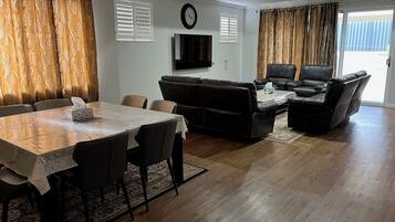 Casa familiar | Servei de restauració