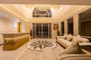 Lobby - The Delhi Dreams - A Luxury Hotel (New Delhi)