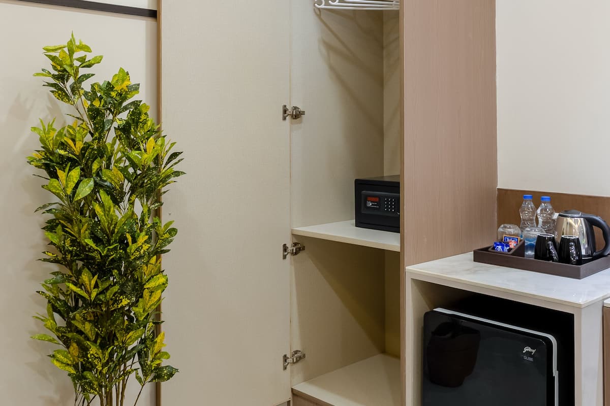 In-room safe, desk, laptop workspace, blackout drapes