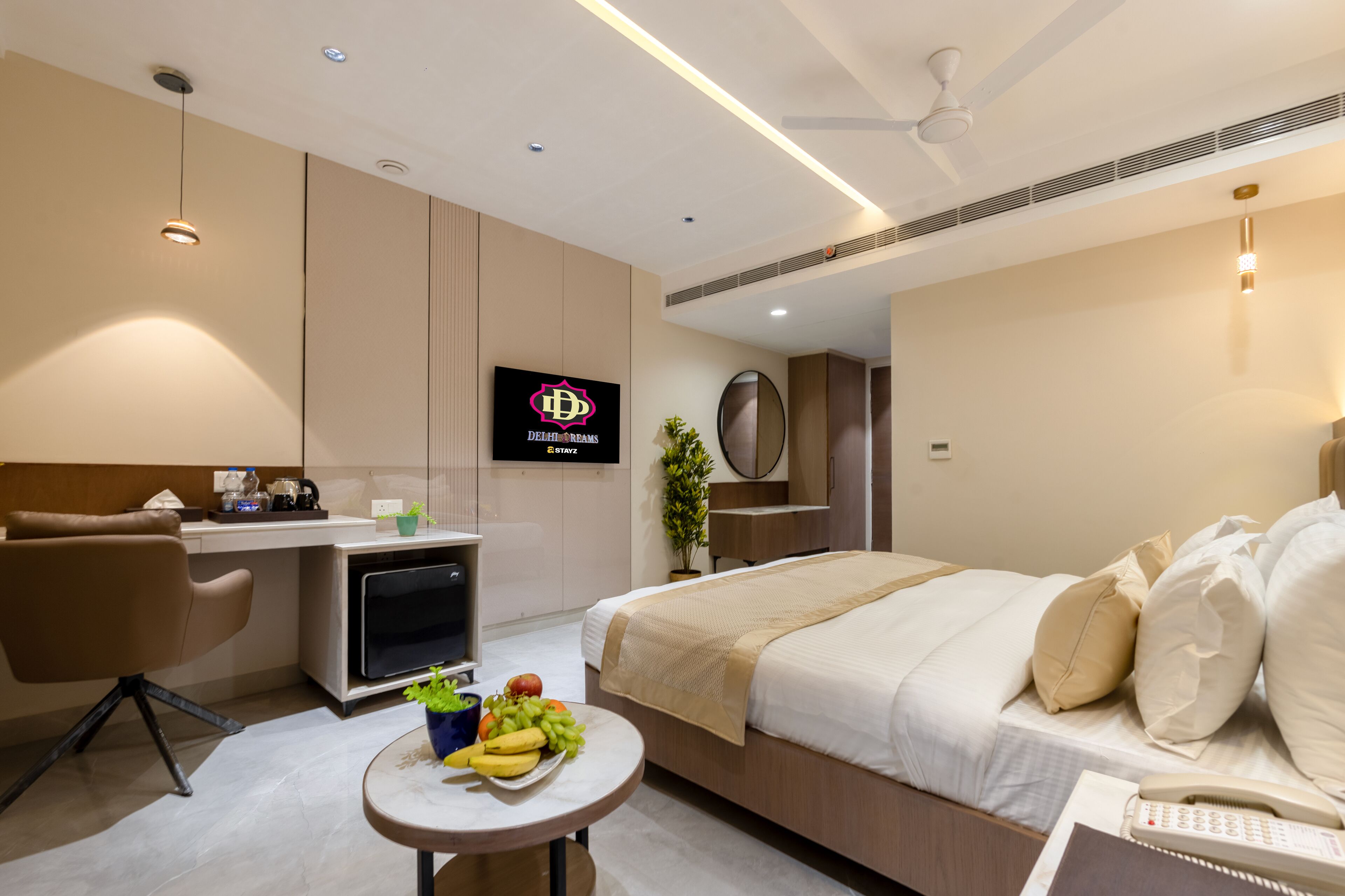 Executive Double Room | In-room safe, desk, laptop workspace, blackout drapes