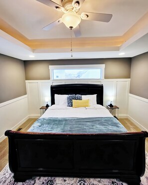 9 soverom, skrivebord, strykejern/-brett og wi-fi (inkludert)