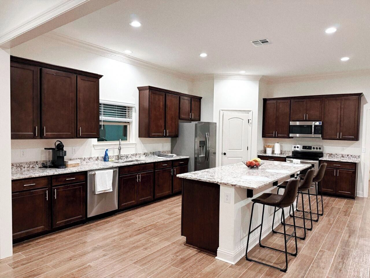 微波炉、烤箱、炉灶、洗碗机