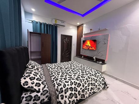 1 室のベッドルーム、アイロン / アイロン台、WiFi、ベッドシーツ. Cozy 1-bedroom apartment in the Heart of Takoradi with AC, WiFi and Balcony