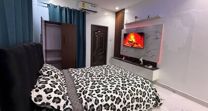 Cozy 1-bedroom apartment in the Heart of Takoradi with AC, WiFi and Balcony