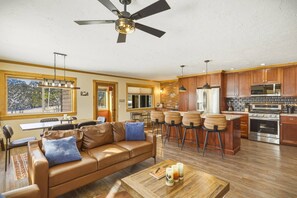 Interior - Tubing Promo! Pets Ok. Hot Tub, Deck, Covered Patio, Steps to Lake & National Forest Trails (Pagosa Springs)