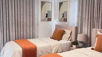 3 bedrooms, iron/ironing board, WiFi, bed sheets