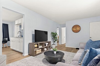 Home Suite Home: E-Minutes to Downtown & P Heights