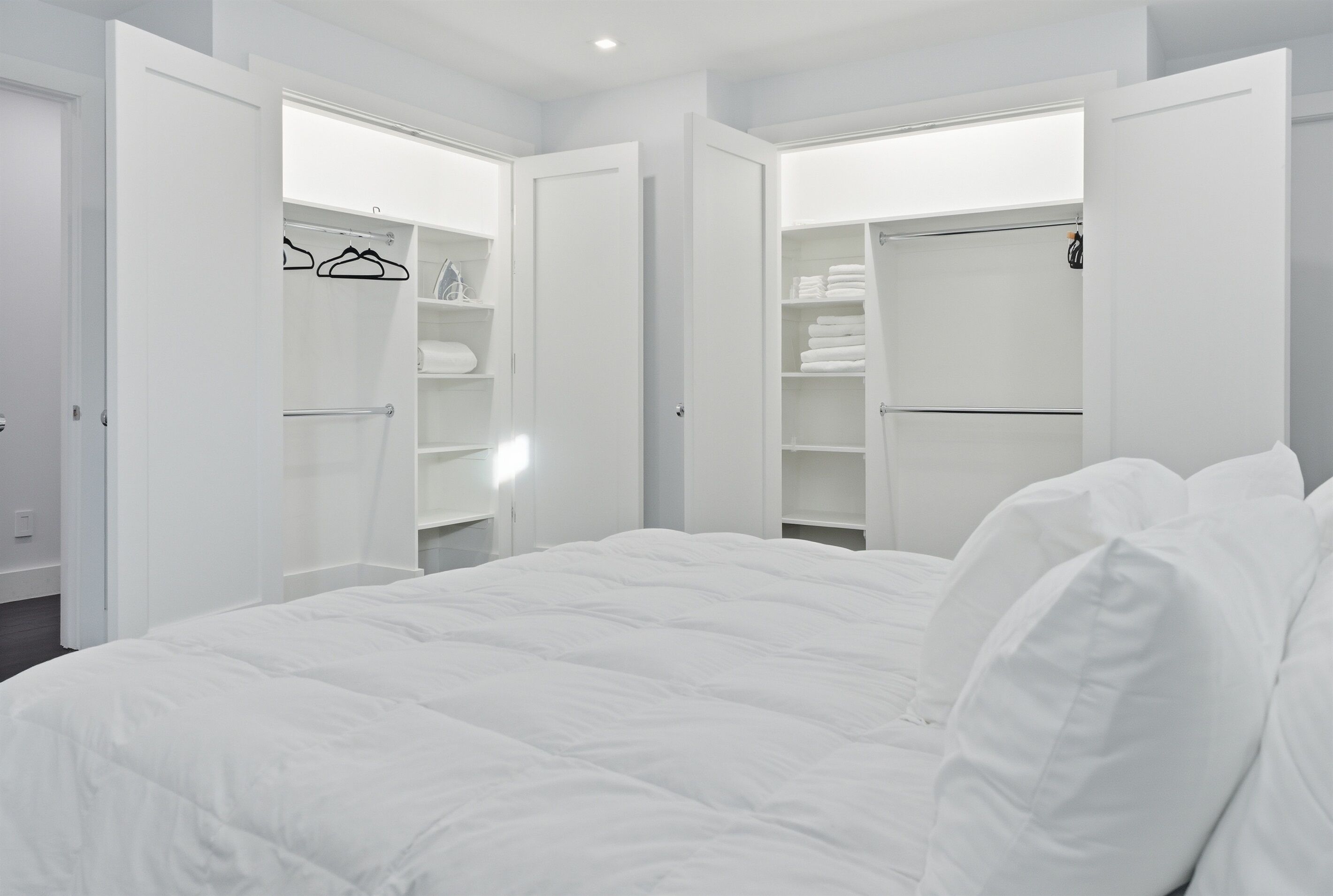 3 bedrooms, desk, iron/ironing board, free WiFi