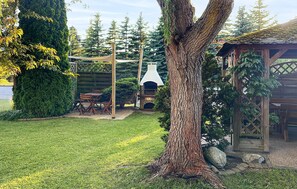 Outdoor dining - 1 bedroom stunning apartment in Rowy (Rowy)