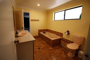 Bathroom - Holiday Haven a basic holiday home in Manyana (Manyana)