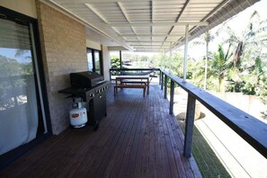 Outdoor dining - Holiday Haven a basic holiday home in Manyana (Manyana)