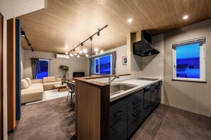 Fridge, microwave, stovetop, rice cooker - ASTAGE VILLA KAMIFURANO (Kamifurano)