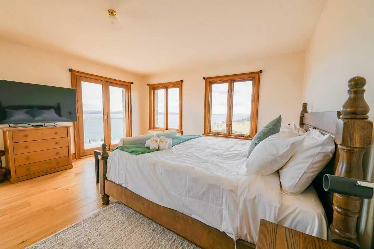 Iron/ironing board, free WiFi