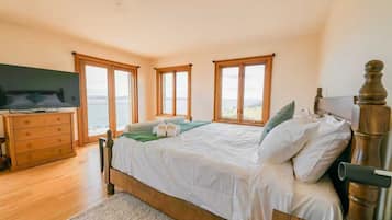 Iron/ironing board, free WiFi