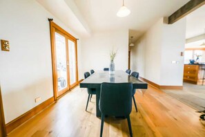 Deluxe Townhome, Beach View | Dining - StayAU Breathtaking Panoramic Views (Carlton River)