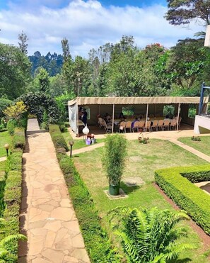 Thức ăn và đồ uống