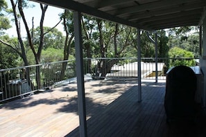 Terrace/patio - Hove Too ~ Only a short walk to beautiful beaches (Cunjurong Point)