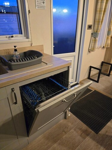 Beautiful 3 Bedroom Indulgent Mini Lodge