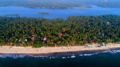 Chaitanya Nyahari Niwas