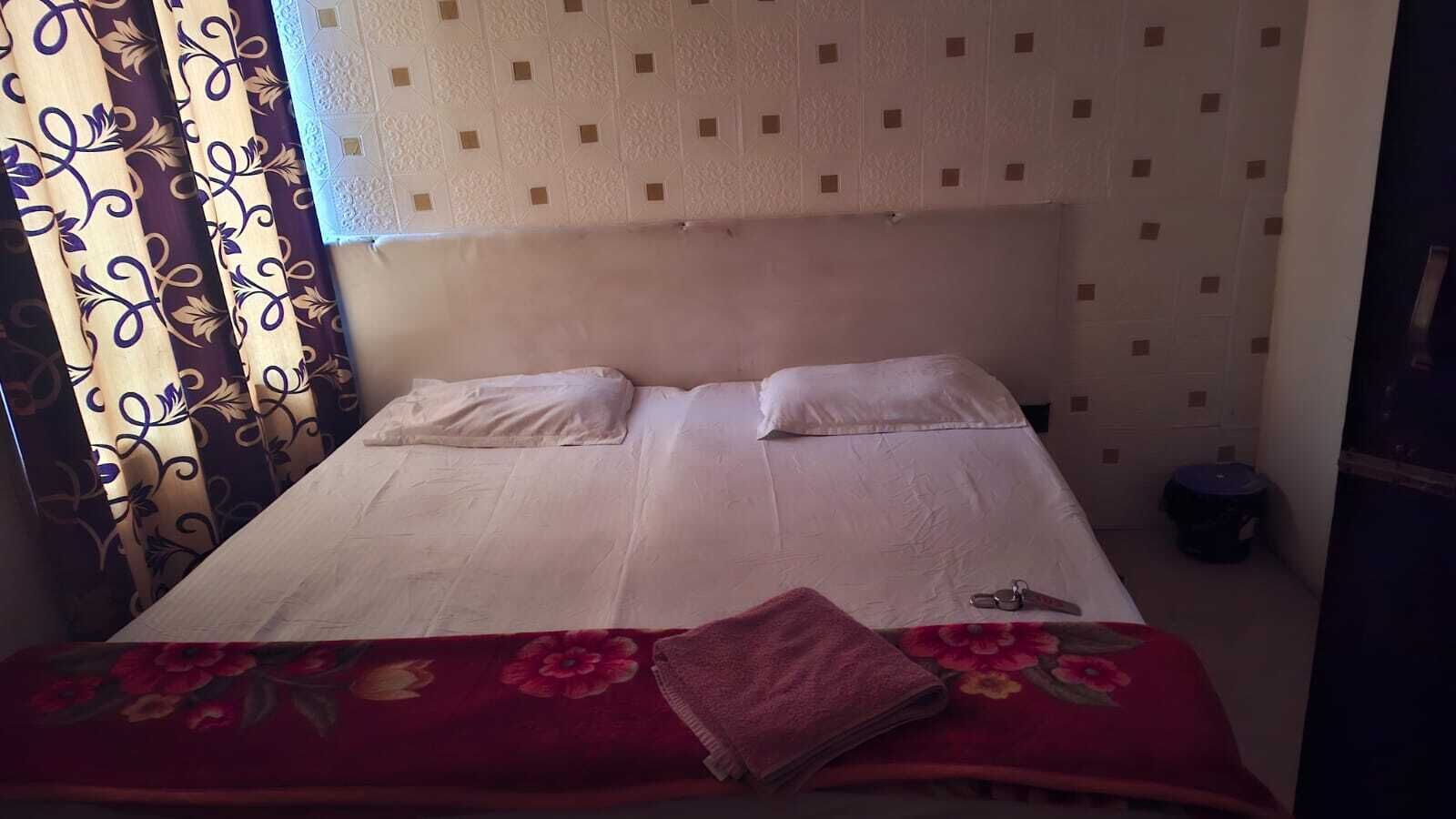 Standard Room | Rollaway beds, free WiFi, bed sheets