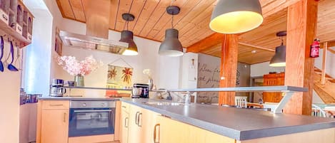 Fridge, microwave, oven, dishwasher