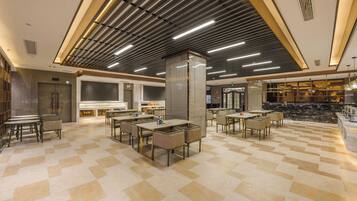 Frokost, lunsj og middag serveres, kinesiske retter