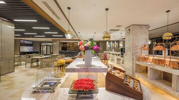 Frokost, lunsj og middag serveres, kinesiske retter