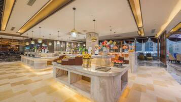 Frokost, lunsj og middag serveres, kinesiske retter