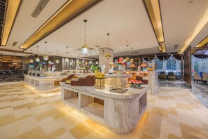 Breakfast, lunch, dinner served; Chinese cuisine  - Shanghai Lanshu International Hotel (Shanghai)