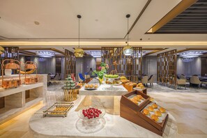 Breakfast, lunch, dinner served; Chinese cuisine  - Shanghai Lanshu International Hotel (Shanghai)