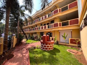 Exterior - Redwings Studio (Arpora)