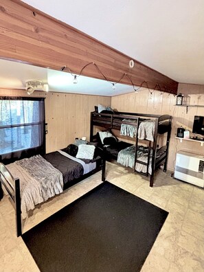 Bed sheets - Cozy Studio Cabin in Kasilof – Comfort Close to Nature (Kasilof)