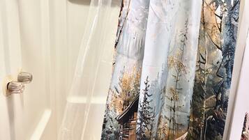 Dusche, Handtücher, Seife, Toilettenpapier