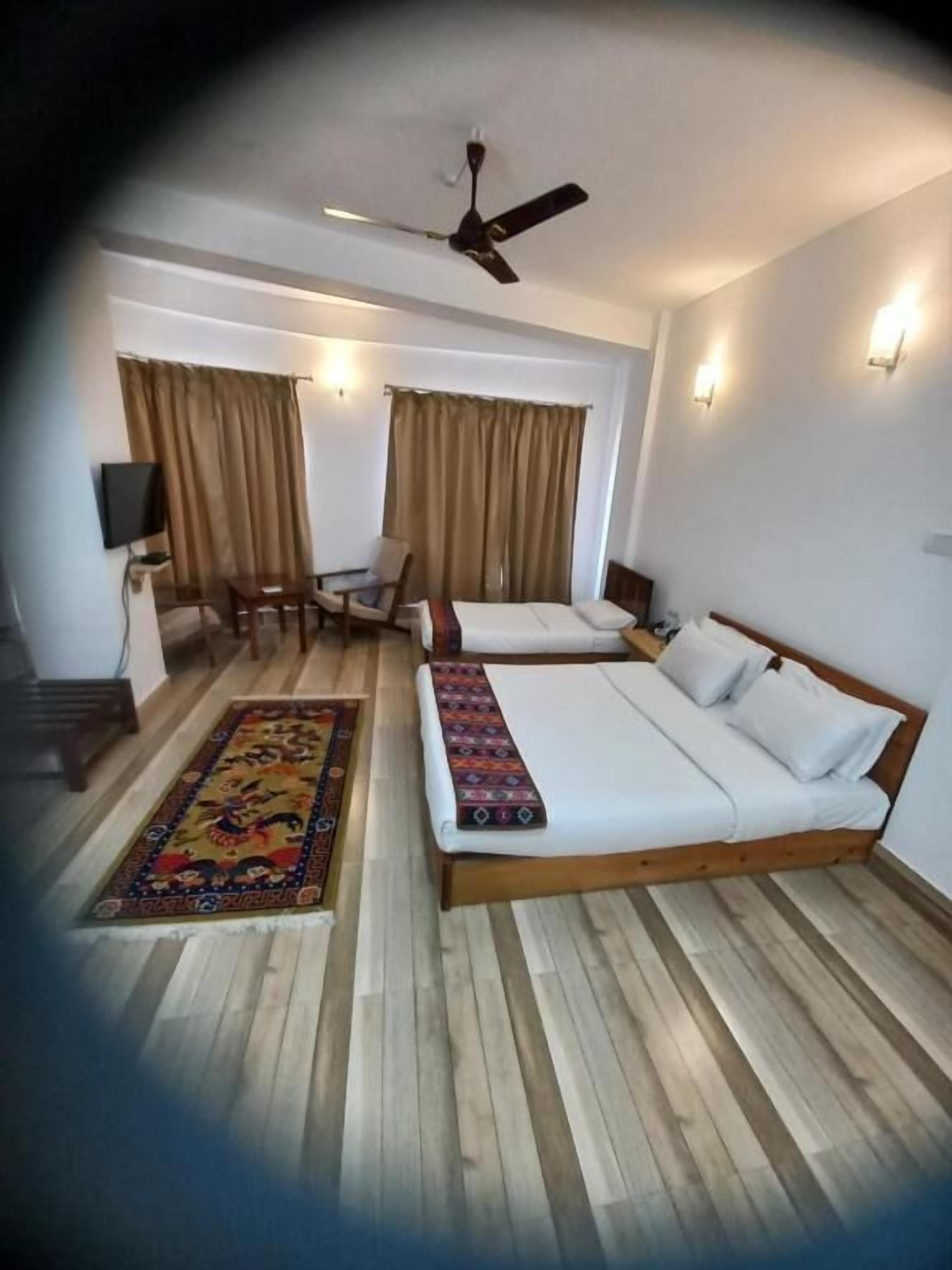 Setrika/meja setrika dan Wi-Fi gratis