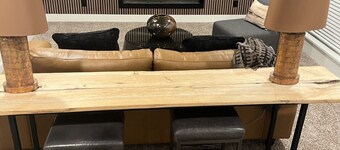 Walk to Fairgrounds & Hospital.  Spacious 5BR Home Sleeps 10