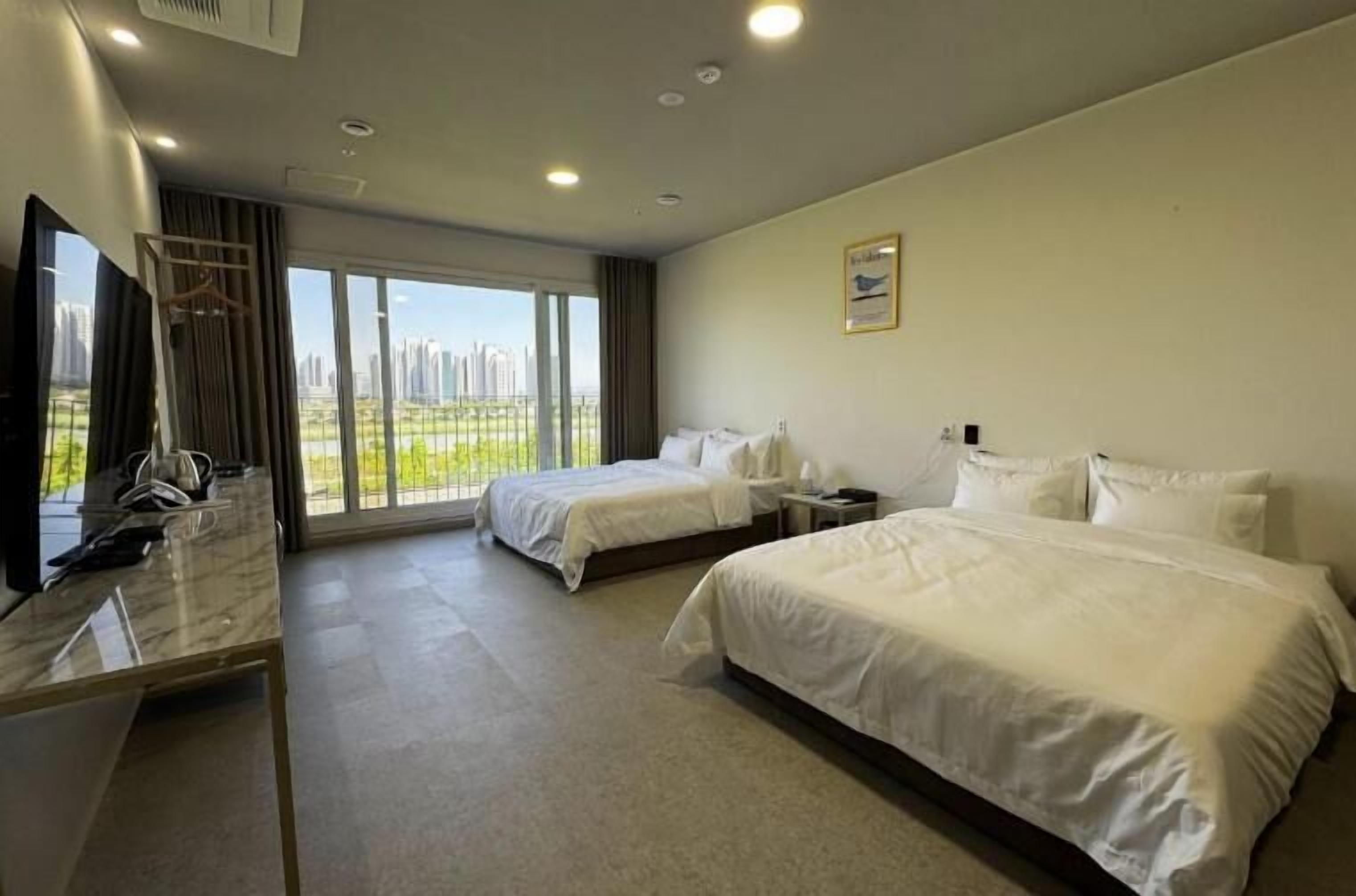 Desk, laptop workspace, free WiFi